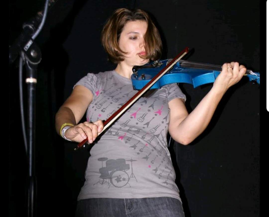 Jess playing at Knitting Factory NYC, 2008